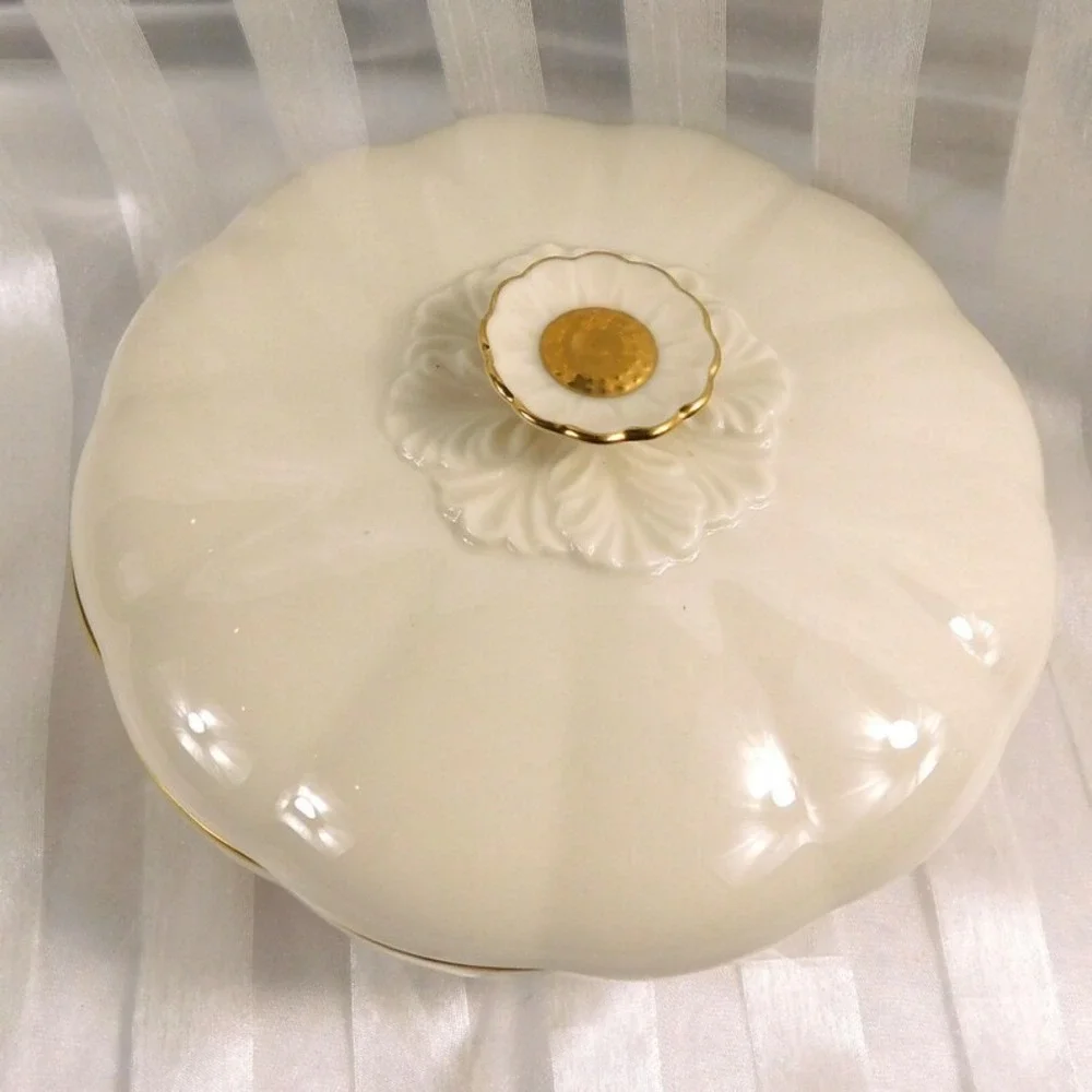 Lenox Porcelain Primrose Collection 7 Inch Large Candy Dish w Lid Cottagecore
